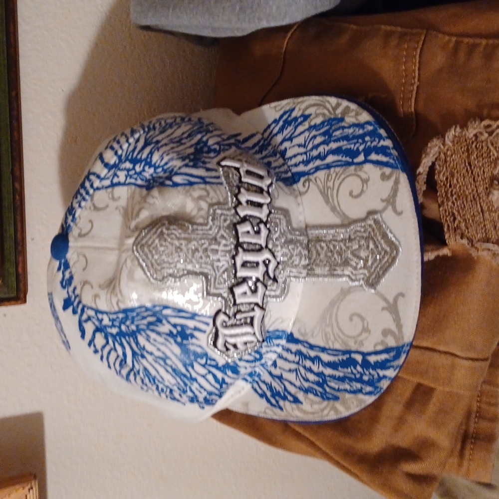 Legend hat